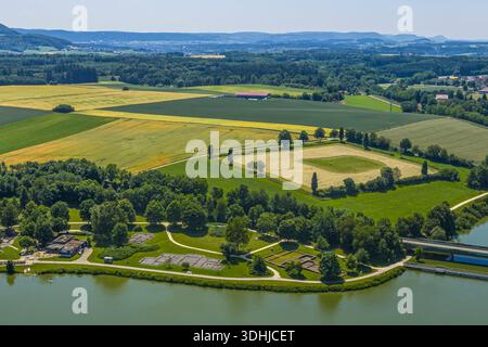 Vue d'en haut de la zone de loisirs Bucher See dans la vallée de Jagst près d'Ellangen dans l'est de Württemberg Banque D'Images