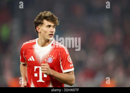 MUNICH - Tom Bischof du FC Bayern Munich lors de la Ligue des Champions entre le FC Bayern Munich et la Royale Union Saint-Gilloise le 21 janvier 2026 à l'Allianz Arena de Munich, en Allemagne. BART STOUTJESDIJK / ANP Banque D'Images