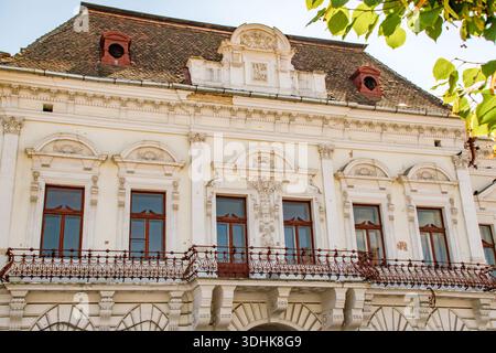 Cluj-Napoca, surnommée le cœur de la Transylvanie, est l’une des villes les plus dynamiques de Roumanie Banque D'Images