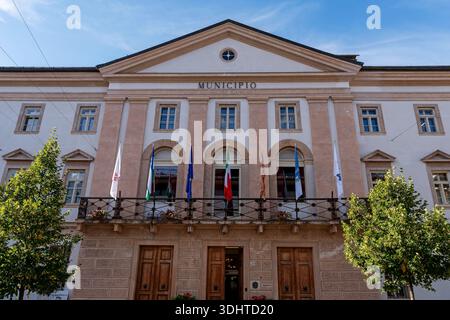 Cortina d'ampezzo, Belluno, Italie - 27 septembre 2023 : vue du bâtiment de la municipalité (commune) à Cortina d'Ampezzo Belluno Veneto Italie Banque D'Images
