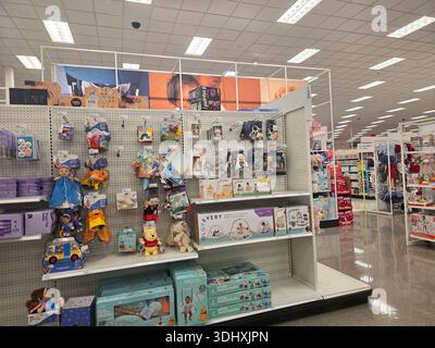 Balayer les produits des magasins Target Banque D'Images