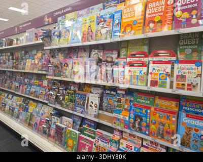 Visiter le magasin de la chaîne de détaillants Target Banque D'Images