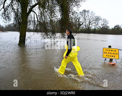 Guipry Messac, France. 24 janvier 2026. © PHOTOPQR/Ouest FRANCE/Franck Dubray ; Guipry-Messac ; 24/01/2026 ; après le passage de la tempête Ingrid et les fortes pluies sur la Bretagne, le département d' Ille-et-Vilaine est placé en vigilance orange aux crues avec la montée des eaux de la Vilaine comme ici à Guipry-Messac. (Photo Franck Dubray) inondations après la tempête Ingrid en Bretagne, le 24 janvier 2026 crédit : MAXPPP/Alamy Live News Banque D'Images