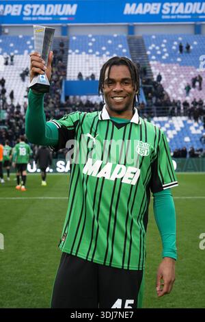 Reggio Emilia, Italie. 25 janvier 2026. SassuoloÕs Armand Lauriente Panini joueur du match de Serie A entre Sassuolo et Cremonese au stade Mapei Cittˆ del Tricolore à Reggio Emilia, Italie du Nord - dimanche 25 janvier 2026 - Sport - Football - (photo Massimo Paolone/LaPresse) crédit : LaPresse/Alamy Live News Banque D'Images