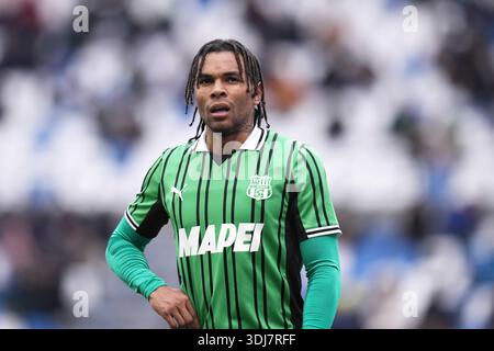 Reggio Emilia, Italie. 25 janvier 2026. SassuoloÕs Armand Lauriente regarde pendant le match de Sassuolo et Cremonese au stade Mapei Cittˆ del Tricolore à Reggio Emilia, Italie du Nord - dimanche 25 janvier 2026 - Sport - Football - (photo Massimo Paolone/LaPresse) crédit : LaPresse/Alamy Live News Banque D'Images