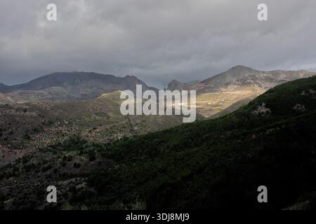 Vue sur la réserve naturelle El Torcal de Antequera, Andalousie, Espagne Banque D'Images