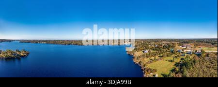 Drone aérien panoramique très grand angle photo de la ville de Yarmouth qui est une ville portuaire dans le sud-ouest de la Nouvelle-Écosse Canada montrant un oeil d'oiseau Banque D'Images