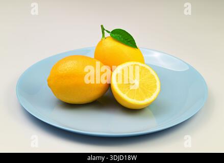 Trois citrons sont sur une assiette bleue. La plaque est sur fond blanc. Les oranges et le citron sont frais et prêts à manger Banque D'Images