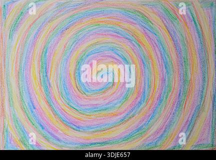 Gros plan en hauteur d'une spirale crayon multicolore sur papier blanc ; grain visible et traits cireux en couches ; lumière intérieure douce avec une légère ombre sur les bords. Banque D'Images