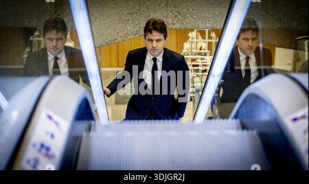 LA HAYE - L'informatrice Rianne Letschert et les négociateurs Rob Jetten (D66), Dilan Yesilgoz (VVD) et Henri Bontenbal (CDA) continuent de parler DE ROBIN UTRECHT /ANP netherlands Out - belgium Out Banque D'Images