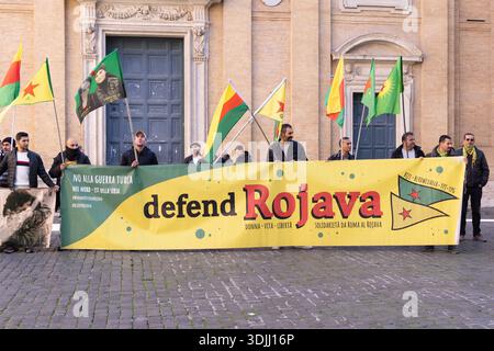 Rome, Italie. 27 janvier 2026. Une manifestation à Rome organisée par la communauté kurde en soutien à Rojava Credit : Independent photo Agency/Alamy Live News Banque D'Images