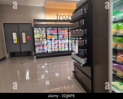 Marcher à l'intérieur du magasin Target Banque D'Images