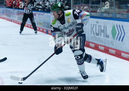 FC Augsbourg, Allemagne 27 janvier 2026 : 1. DEL - 2025/2026 - Round 44 - Augsbourg Panthers v. Berlin Eisbaeren dans l'image : Lester Lancaster (Berlin) Banque D'Images