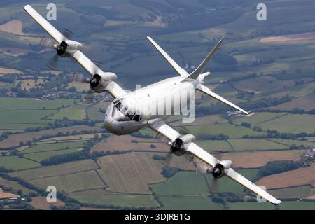Un Lockheed P-3C Orion de la marine allemande, immatriculé 6001, série 285E-5737, qui a été utilisé lors d'une exposition air-air lors de la Journée internationale de l'Air de la Royal Navy, RNAS Yeovilton, 2019. L'avion, utilisé par Deutsche Marine pour la patrouille maritime et les opérations anti-sous-marines, est équipé de quatre turbopropulseurs Allison T56-A-14, d'hélices à quatre pales, d'ailes surélevées et de capteurs montés sur l'arrière. Les marquages standard de la marine allemande sont visibles sur le fuselage. Banque D'Images