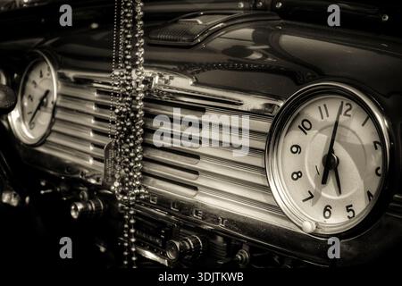 Tableau de bord Chevrolet vintage dans le ton sépia Banque D'Images