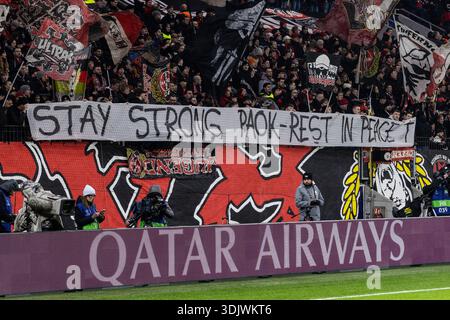 Fans supporters de Bayer 04 Leverkusen soutiennent les supporters de PAOK FC. UEFA Champions League : Bayer 04 Leverkusen - Villarreal FC ; BayArena, Leverkusen ; 28.01.2026 Banque D'Images
