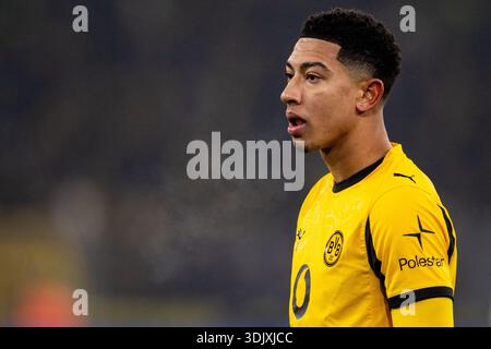 DORTMUND, ALLEMAGNE - JANVIER 28 : Jobe Bellingham, du Borussia Dortmund, regarde le match MD8 de l'UEFA Champions League 2025/26 entre le Borussia Dortmund et le FC Internazionale Milano au BVB Stadion Dortmund le 28 janvier 2026 à Dortmund, Allemagne. (Photo de René Nijhuis) Banque D'Images