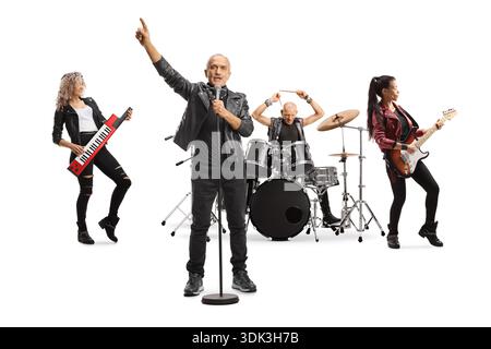 Groupe de rock avec un chanteur masculin senior jouant isolé sur un fond blanc Banque D'Images