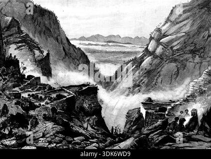 L'expédition Chitral : vue à l'embouchure de la grotte de Kashmir Smats, dans la gorge de la montagne Pudja, Yusufzai, 1895. 'De Hoti-Murdan ; au col de Malakand ; au loin sont les plaines sur lesquelles les colonnes de Sir Robert Low marchaient jusqu'au col de Mulakand... mon but secret était d'atteindre et d'escalader Pudja... qui s'élevait dans une formidable grandeur de 5000 pieds. Au-dessus des plaines... nous avons fait notre chemin jusqu'à la gorge dans les fastesses de la montagne, et la lumière du jour nous a trouvés sur le flanc de Pudja lui-même... nous avons atteint le sommet, et là quelle vue tout autour ! De retour sur les plaines de Yusufzai et Peshawur, nous pouvions voir où se trouvait th Banque D'Images