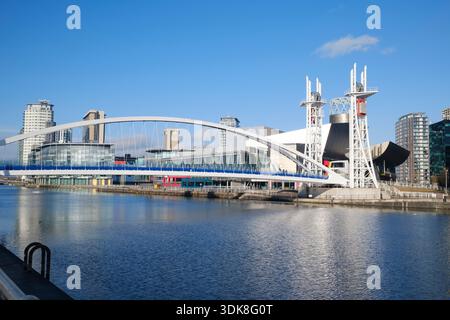 La passerelle Lowry au centre Lowry à Salford Quays Manchester Banque D'Images