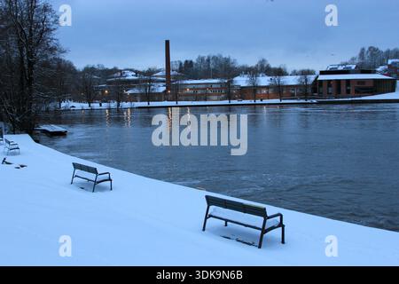 Nuit d'hiver à Vanhankaupunginkoski, Arabie, Helsinki. Finlande Banque D'Images