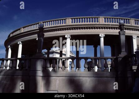 San Simeon, CALIFORNIE, États-Unis 6 décembre 2017. William R. Hearst Castle. San Simeon California State Historical Monument. Jardins, allée et vues panoramiques. Banque D'Images