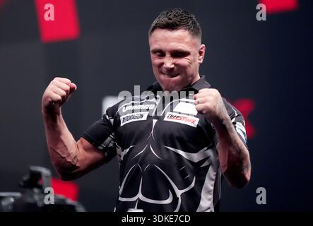Gerwyn Price du pays de Galles célèbre sa victoire contre Jonny Clayton le troisième jour des Winmau World Masters à l'Arena MK, Milton Keynes. Date de la photo : samedi 31 janvier 2026. Banque D'Images
