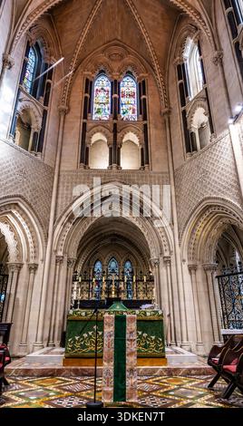 Autel principal à l'intérieur de la cathédrale de Christchurch, à Dublin, Irlande, église médiévale construite au 11ème siècle. Banque D'Images