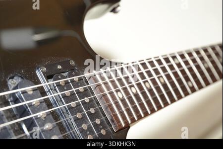 Guitare, guitare électrique, fingerboard, cordes, swearz, musique, instrument, instrument de musique, cou, pick-up, gros plan, gros plan, gros plan Banque D'Images