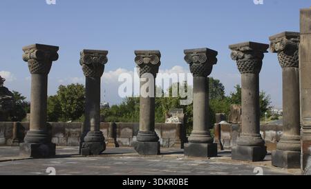 Ruines de 7ème siècle cathédrale de Zvartnots en Arménie Banque D'Images