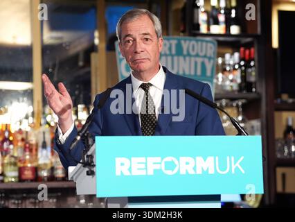 Reform UK leader Nigel Farage during a press conference at The Loose Box in Westminster, central London. Picture date: Tuesday February 3, 2026. Banque D'Images