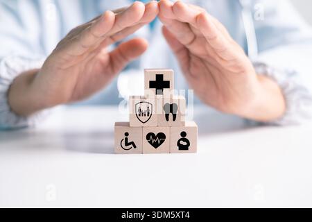 L'assurance maladie couvre les services médicaux, garantissant l'accès aux soins de santé, aux médicaments et aux soins hospitaliers pour promouvoir le bien-être et lutter contre la dise Banque D'Images