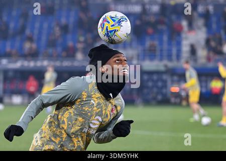 Bologna, Italy. 03rd Feb, 2026. Milan's Rafael Leao portrait during warm up during Bologna FC vs AC Milan, Italian soccer Serie A match in Bologna, Italy, February 03 2026 Credit: Independent Photo Agency/Alamy Live News Banque D'Images