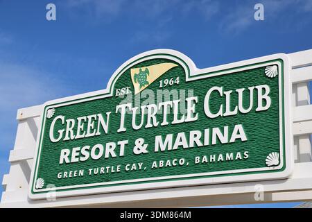 Signez pour Green Turtle Resort and Marina à Abaco, Bahamas Banque D'Images
