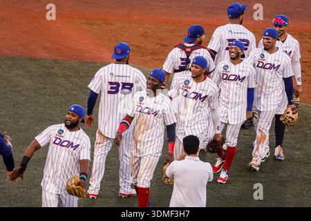 ZAPOPAN, MEXIQUE - 4 FÉVRIER : les joueurs de la République dominicaine célèbrent la victoire, lors d'un match de Serie del Caribe 2026 entre le Panama et la République dominicaine à l'Estadio Charros le 4 février 2026 à Zapopan, Mexique. (Photo de Luis Gutierrez/ Norte photo) Banque D'Images