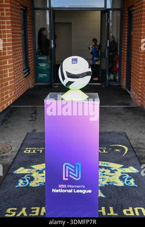 Portsmouth, Angleterre. 1er février 2026. Le ballon Nike Legacy match avant la demi-finale de la FA Women's National League plate entre Moneyfields et Gwalia United au stade John Jenkins de Portsmouth, Angleterre, Royaume-Uni, le 1er février 2026. Crédit : Duncan Thomas/Majestic Media. Banque D'Images
