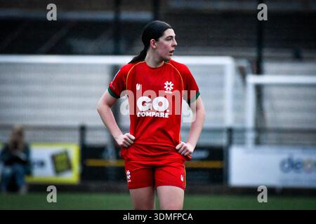 Portsmouth, Angleterre. 1er février 2026. Emma Thomas de Gwalia s'est unie lors de la demi-finale de la FA Women's National League plate entre Moneyfields et Gwalia United au John Jenkins Stadium de Portsmouth, Angleterre, Royaume-Uni le 1er février 2026. Crédit : Duncan Thomas/Majestic Media. Banque D'Images