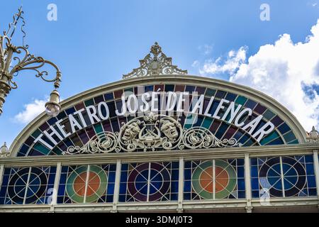 Théâtre Jose de Alencar avec ses superbes vitraux à Fortaleza, Ceara, Brésil. La photographie capture les détails complexes du Banque D'Images