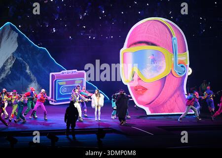 Milan, Italie. 06th Feb, 2026. MILAN, ITALIE 20260206La cérémonie d'ouverture olympique à San Siro à Milan pendant les Jeux Olympiques de Milan Cortina. *** L'image est incluse dans le FORFAIT SPORT. Pour les autres PAIEMENT IMAGE ** photo : Jessica Gow/TT/Code 10070 ce texte est traduit automatiquement crédit : TT News Agency/Alamy Live News Banque D'Images
