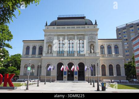 LJUBLJANA, SLOVÉNIE - 14 JUIN 2025 : la Galerie nationale d'art de Slovénie, fondée en 1918, le bâtiment actuel a été construit en 1896, Ljubljana Banque D'Images