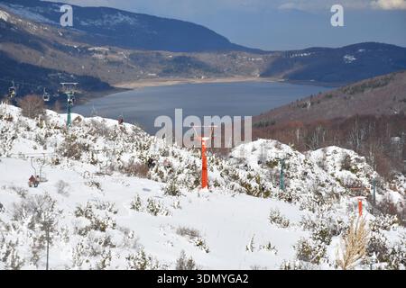 Mavrovo, ski Center, Macédoine, 2026 : le centre de ski est situé dans le parc national de Mavrovo et est l'une des stations de ski les plus populaires. Banque D'Images
