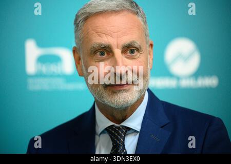 Roberto Foresti, Directeur général adjoint de Fiera Milano, à Host Milano 2025. Diriger le salon mondial de l'hôtellerie et HoReCa à Milan, Italie. Banque D'Images