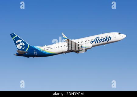 Phoenix, États-Unis - 10 novembre 2025 : avion Boeing 737-9 MAX d'Alaska Airlines à l'aéroport de Phoenix aux États-Unis. Banque D'Images
