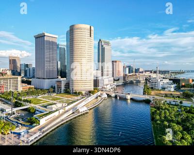 Horizon de Tampa vue aérienne photographie ville avec gratte-ciel et rivière Hillsborough dans le centre-ville de Tampa, États-Unis Banque D'Images