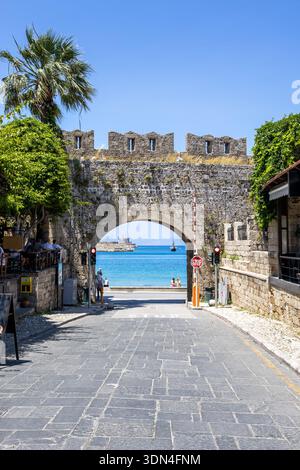 Panayia Virgin Mary Gate du moyen âge vieille ville médiévale ville de Rhodes île, Grèce Banque D'Images