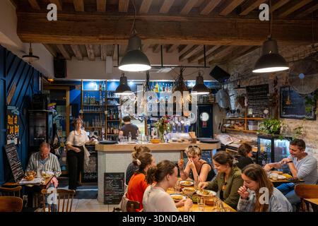 France, Côte d'Or, Dijon, zone classée au Patrimoine mondial de l'UNESCO, restaurant la Menuiserie autour des halles centrales Banque D'Images