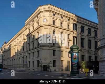 Paris, France - 10 11 2025 : vue sur la façade de l'hôtel Madame Rêve Banque D'Images