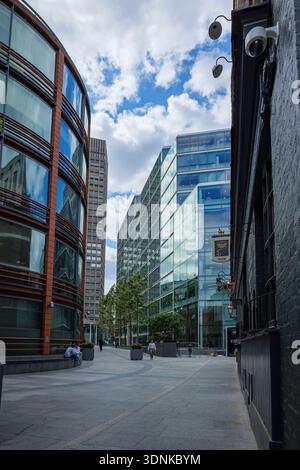 Londres - 07 05 2022 : vue sur Cathedral Walk Banque D'Images