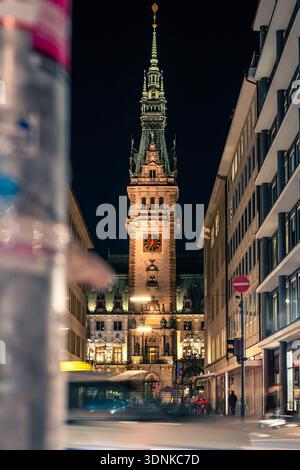 Photo de nuit longue exposition de la ville historique (Rathaus) Hall de Hambourg Banque D'Images