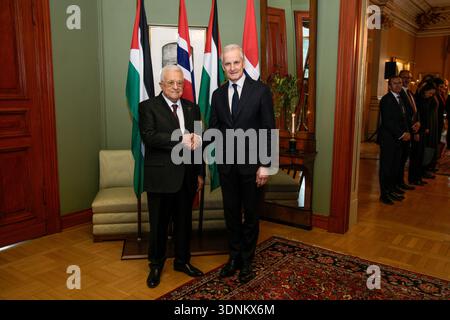 Oslo 20260211. Le premier ministre Jonas Gahr Stoere rencontre le président palestinien Mahmoud Abbas pour des entretiens dans les locaux représentatifs du gouvernement à Parkveien. Photo : Stian Lysberg Solum / NTB / POOL ce texte est traduit automatiquement Banque D'Images